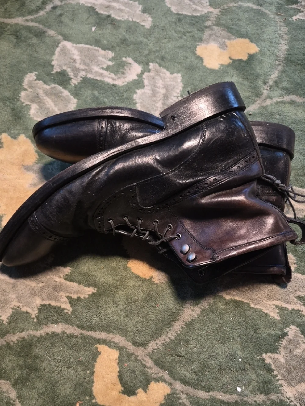 Men's Black Leather Lace-Up Cap-Toe Boots